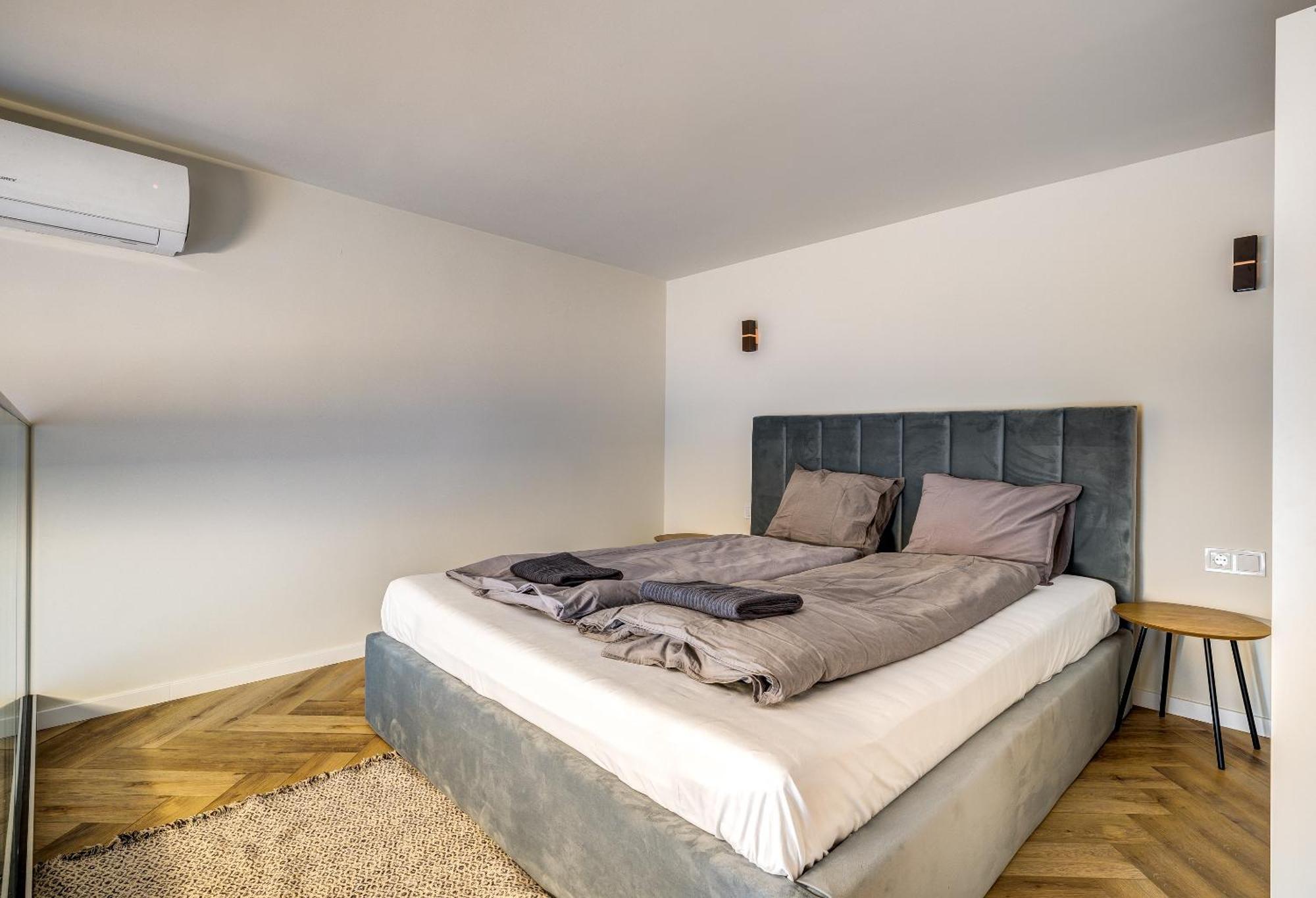 Astoria Premium - R26