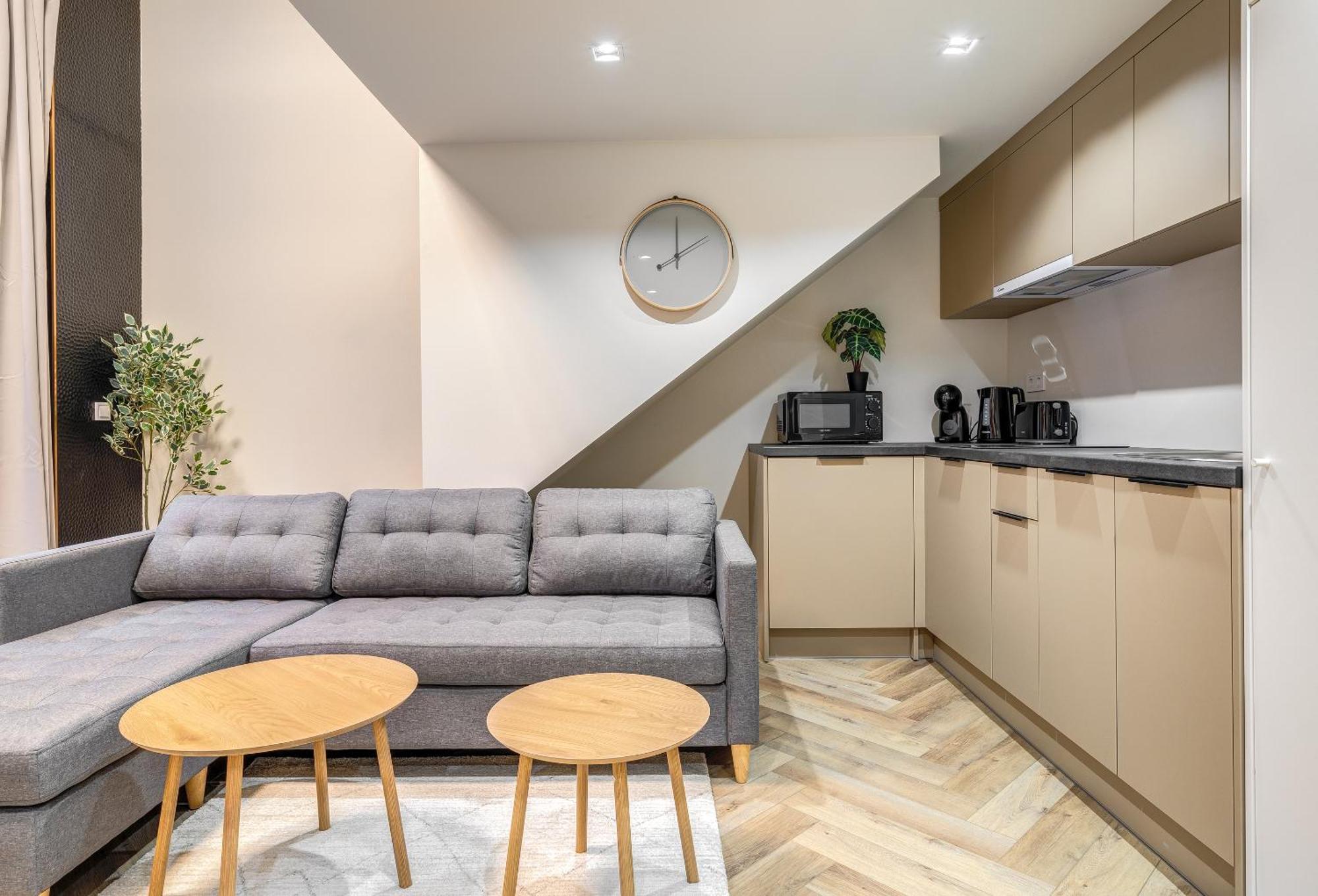 Astoria Premium - R26 Apartment