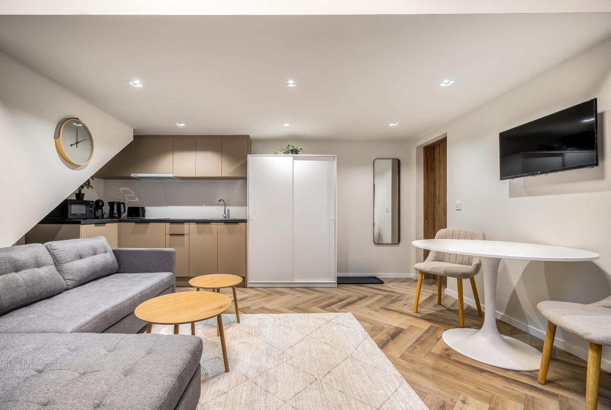 Astoria Premium - R26 Apartment