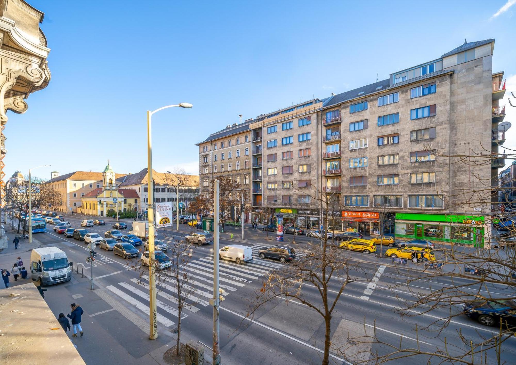 Astoria Premium - R26 Apartment